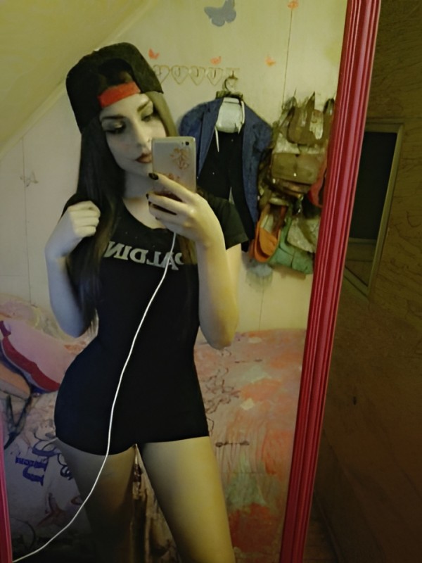 Рената привлекательная девушка из Старого оскола цена от 5000 руб